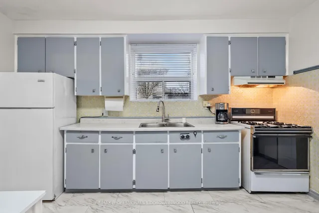 Additional property image - 330 Gilmour Ave