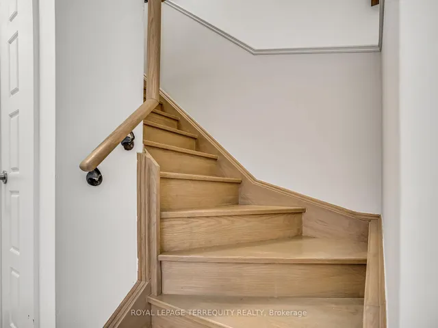 Additional property image - 715 Lawrence Ave Unit 23
