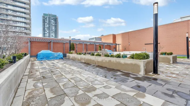 Additional property image - 2220 Lake Shore Blvd Unit 616