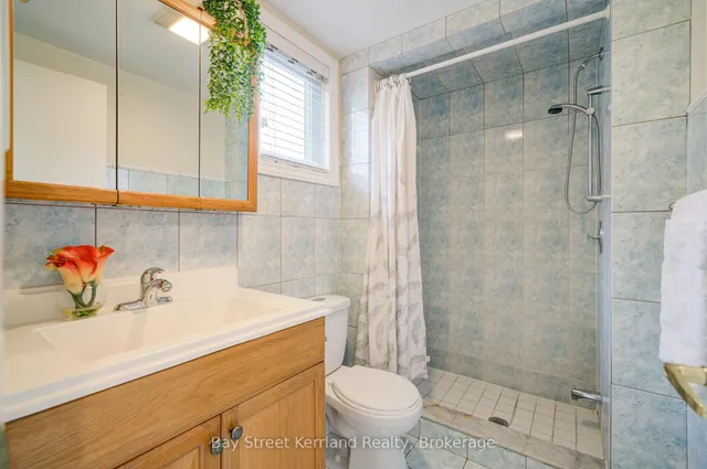 Additional property image - 3608 Birchmeadow Cres