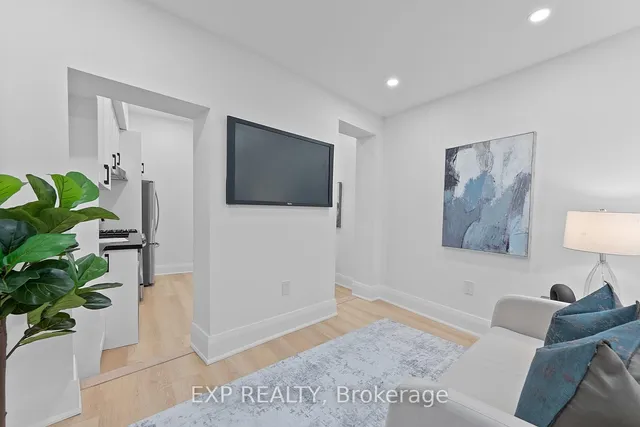 Primary image of 2555 Dundas St