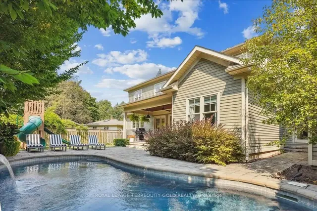 Primary image of 468 Avon Cres