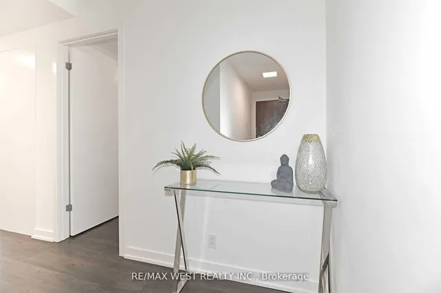 Additional property image - 2212 Lake Shore Blvd Unit 506