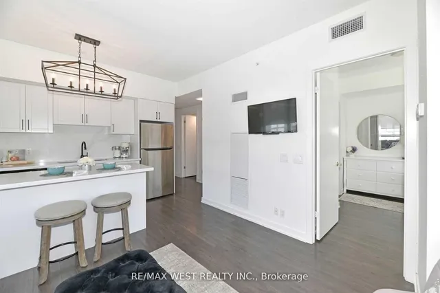 Additional property image - 2212 Lake Shore Blvd Unit 506