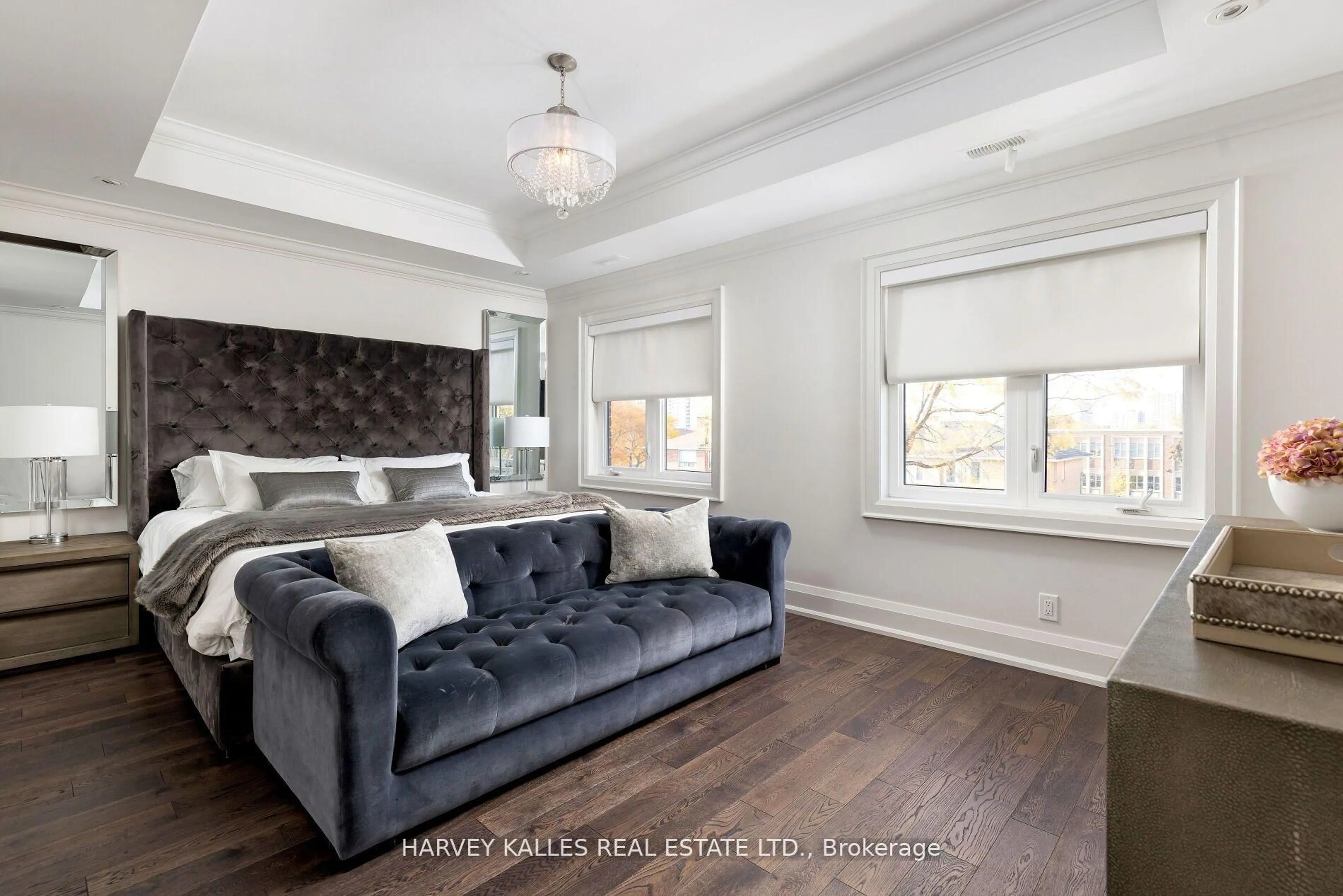 Living room with furniture, unknown for 72B Renfield St, Toronto Ontario M6M 4V7