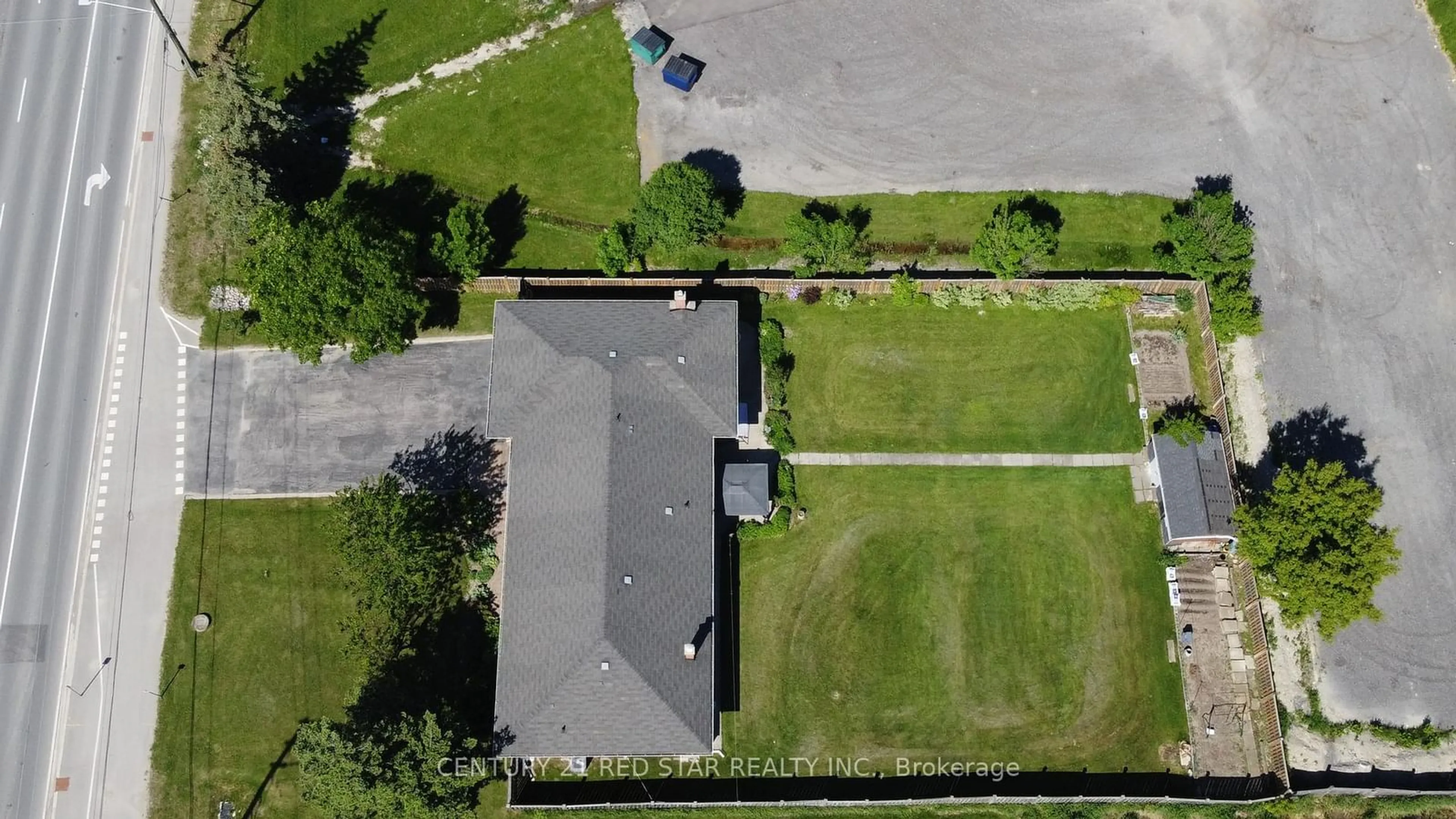 A pic from outside/outdoor area/front of a property/back of a property/a pic from drone, street for 5955 Mayfield Rd, Brampton Ontario L6R 0A8