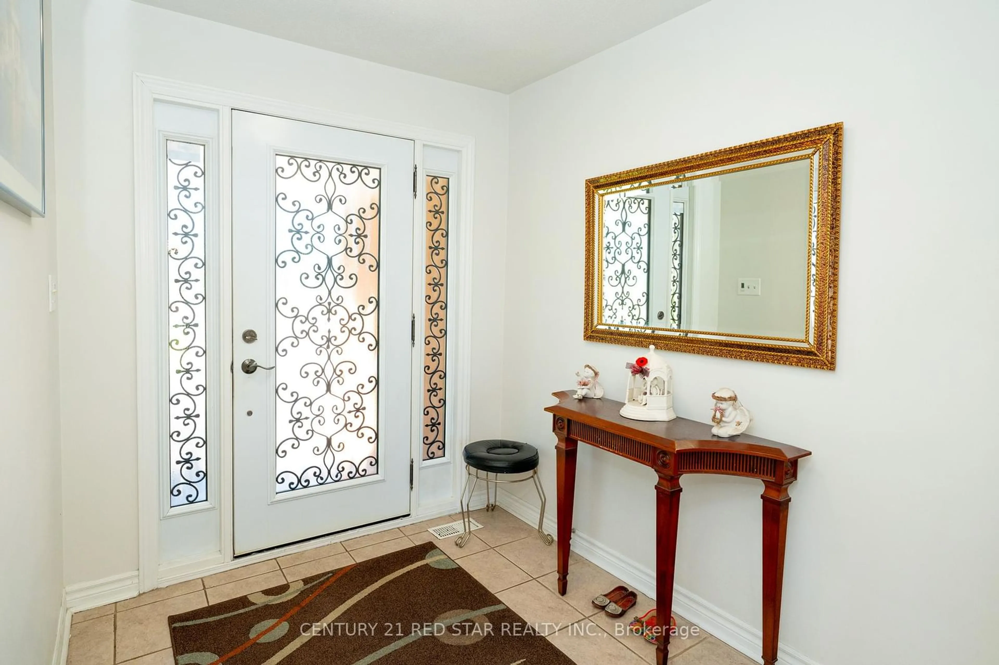 Indoor entryway for 5955 Mayfield Rd, Brampton Ontario L6R 0A8