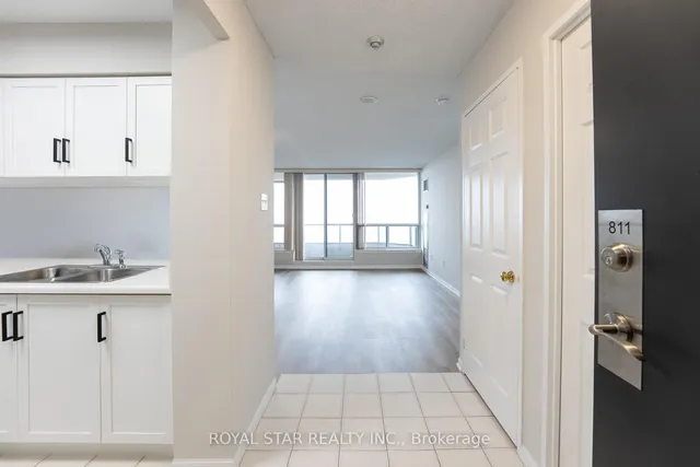 Additional property image - 12 Laurelcrest St Unit 811