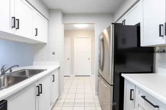 Additional property image - 12 Laurelcrest St Unit 811
