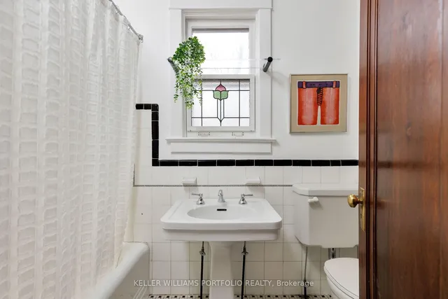 Additional property image - 220 Howard Park Ave
