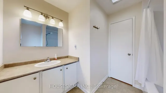 Additional property image - 86 Carisbrooke Crt