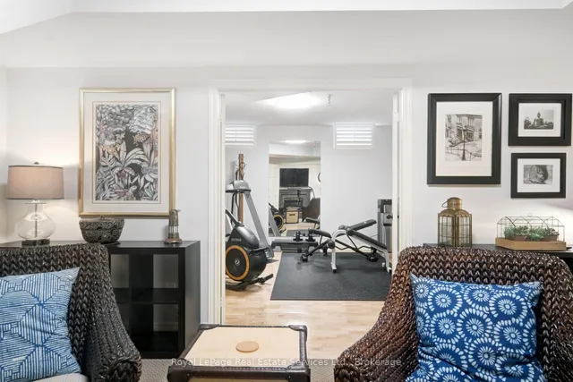 Additional property image - 1259 GLENASHTON Dr