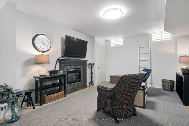 Additional property image - 1259 GLENASHTON Dr