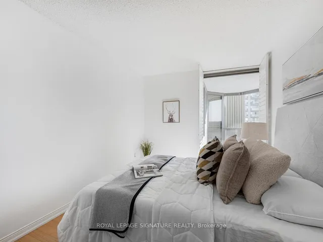 Additional property image - 2045 Lake Shore Blvd Unit 1008