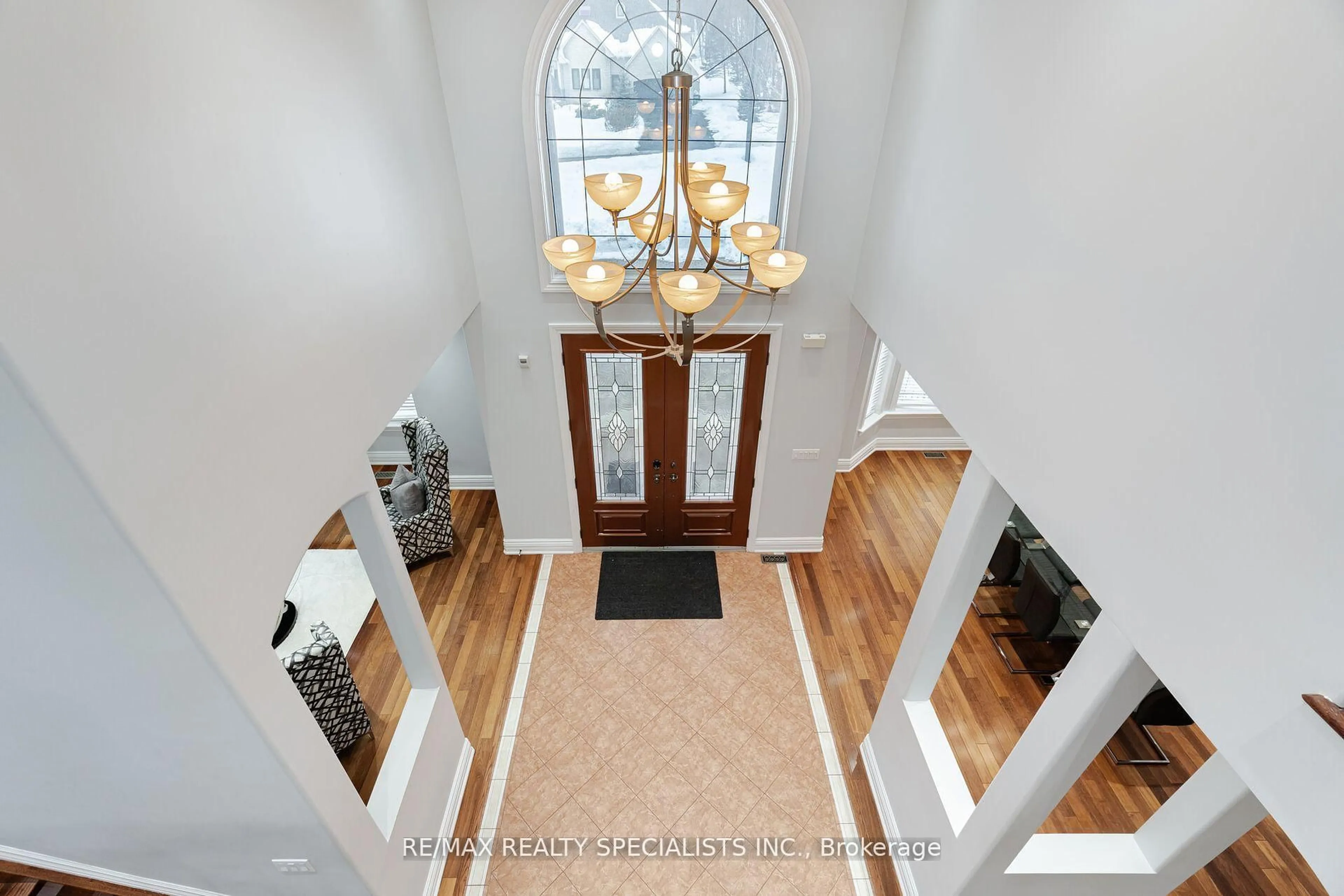Indoor entryway for 3 Valley Hill Dr, Caledon Ontario L7E 0B8