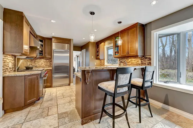 Additional property image - 2044 Kilbride St