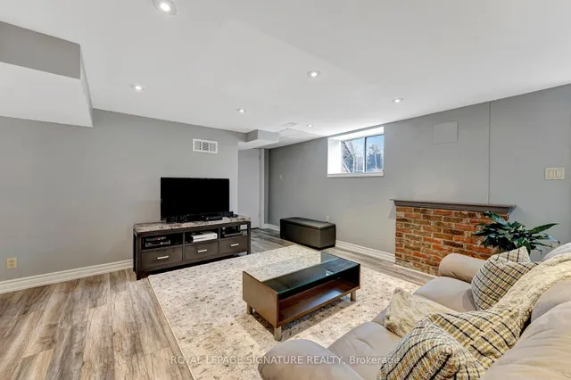 Additional property image - 2044 Kilbride St