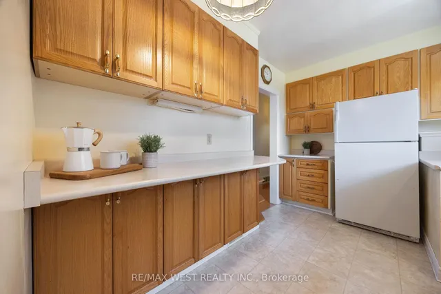 Additional property image - 588 Hyacinthe Blvd