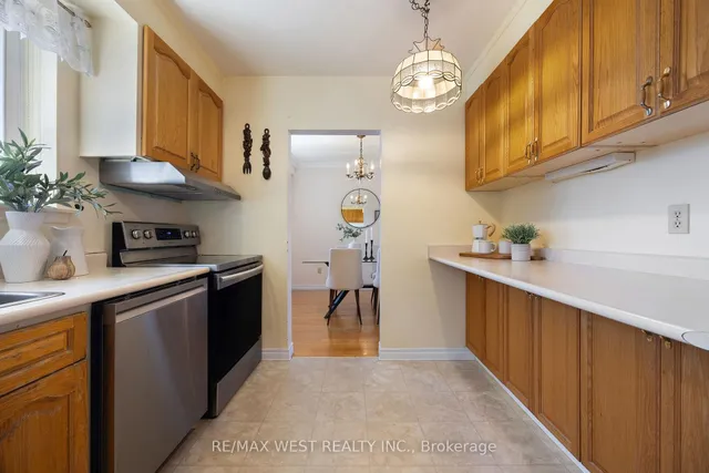 Additional property image - 588 Hyacinthe Blvd