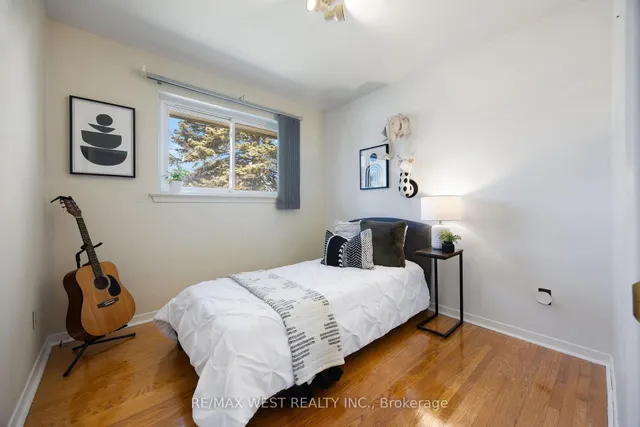 Additional property image - 588 Hyacinthe Blvd