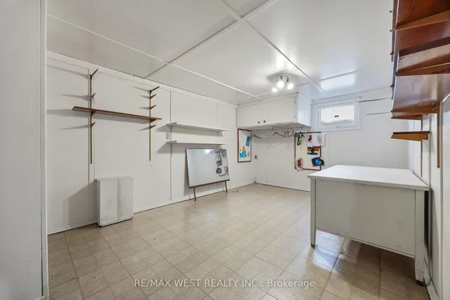 Additional property image - 588 Hyacinthe Blvd