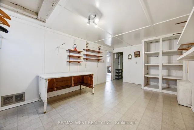 Additional property image - 588 Hyacinthe Blvd