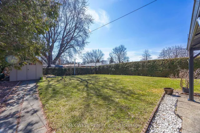 Additional property image - 588 Hyacinthe Blvd