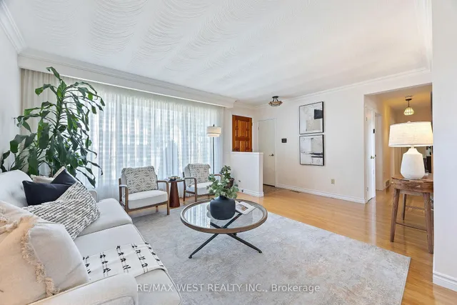 Additional property image - 588 Hyacinthe Blvd