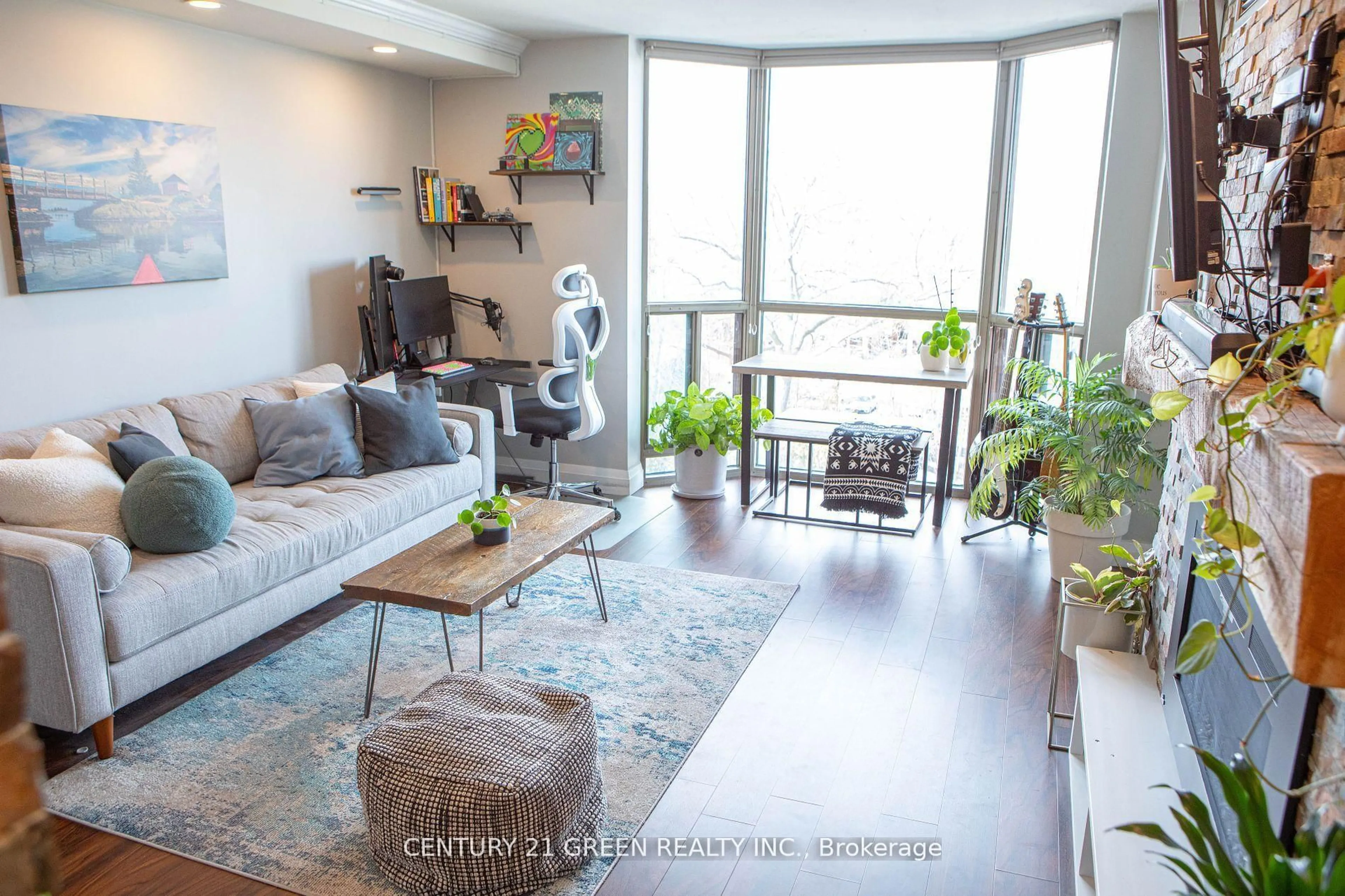 Living room with furniture, unknown for 1225 North Shore Blvd #708, Burlington Ontario L7S 1Z6