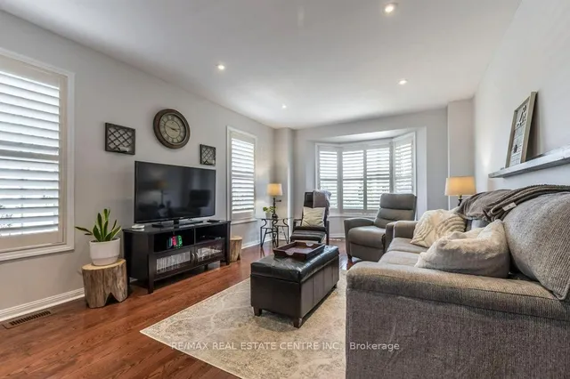 Additional image 33 of 328 Baverstock Cres