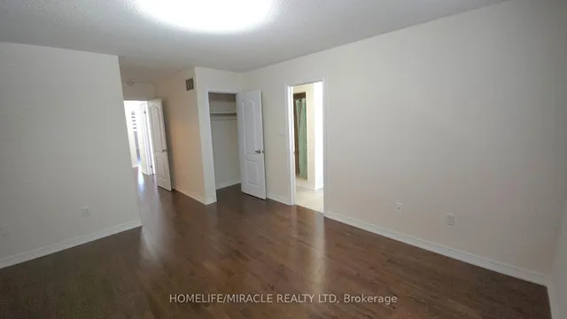 Additional property image - 102 Lanark Circ