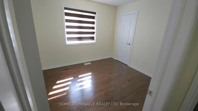 Additional property image - 102 Lanark Circ