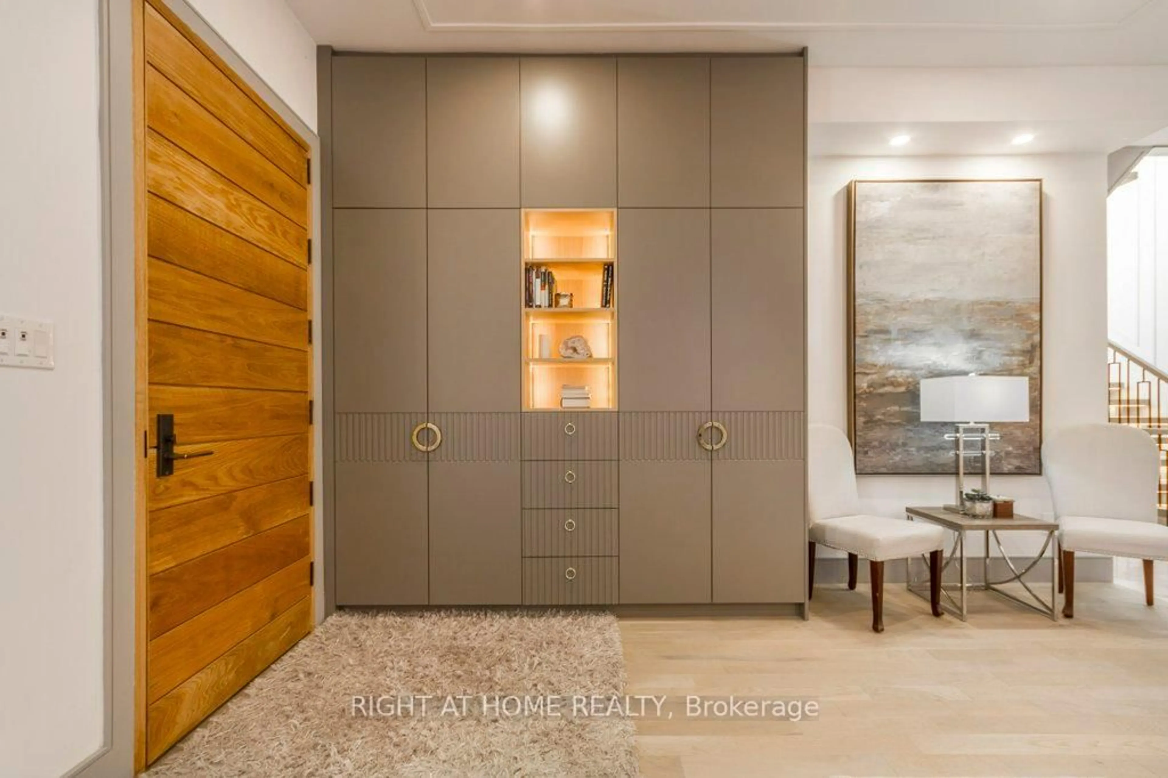 Indoor entryway for 118 Martin Grove Rd, Toronto Ontario M9B 4K5