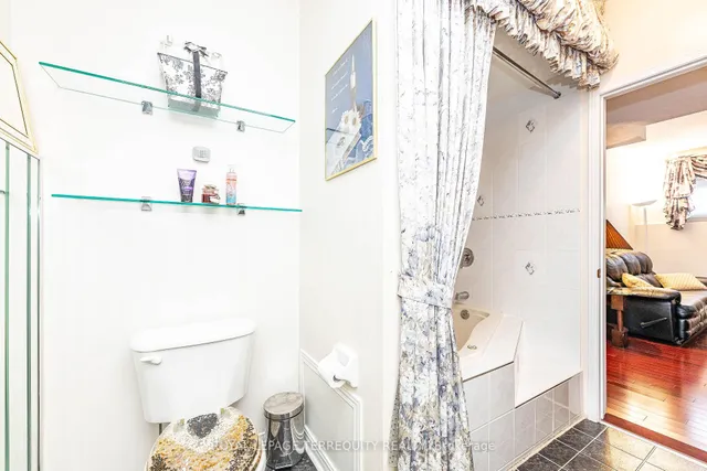 Additional property image - 21 Collingwood Ave