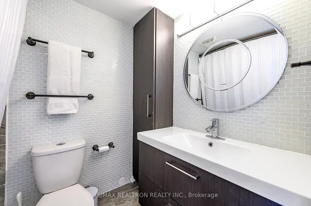 Additional property image - 2261 Lake Shore Blvd Unit 220