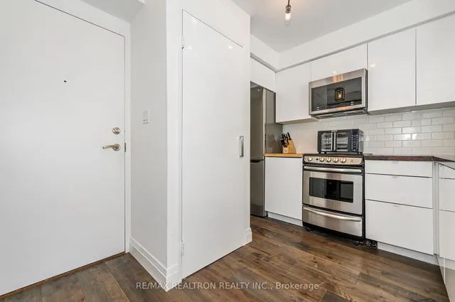Additional property image - 2261 Lake Shore Blvd Unit 220