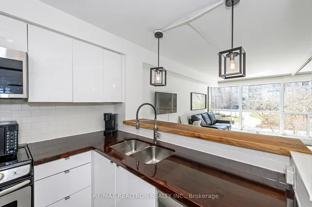 Additional property image - 2261 Lake Shore Blvd Unit 220