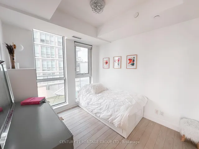 Additional property image - 15 Zorra St Unit 408