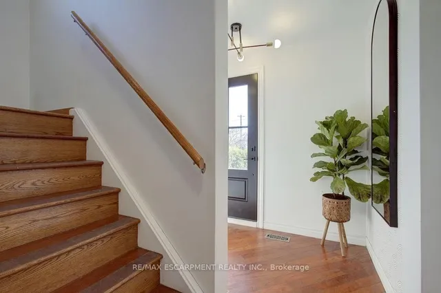 Additional property image - 2297 BARCLAY Rd