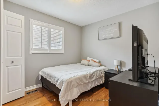 Additional property image - 5874 Sidmouth St