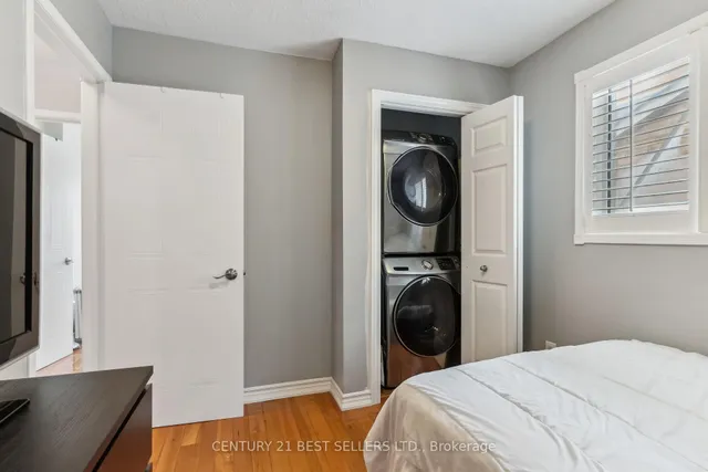 Additional property image - 5874 Sidmouth St