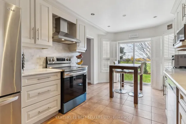 Additional property image - 5874 Sidmouth St