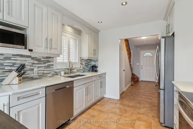 Additional property image - 5874 Sidmouth St