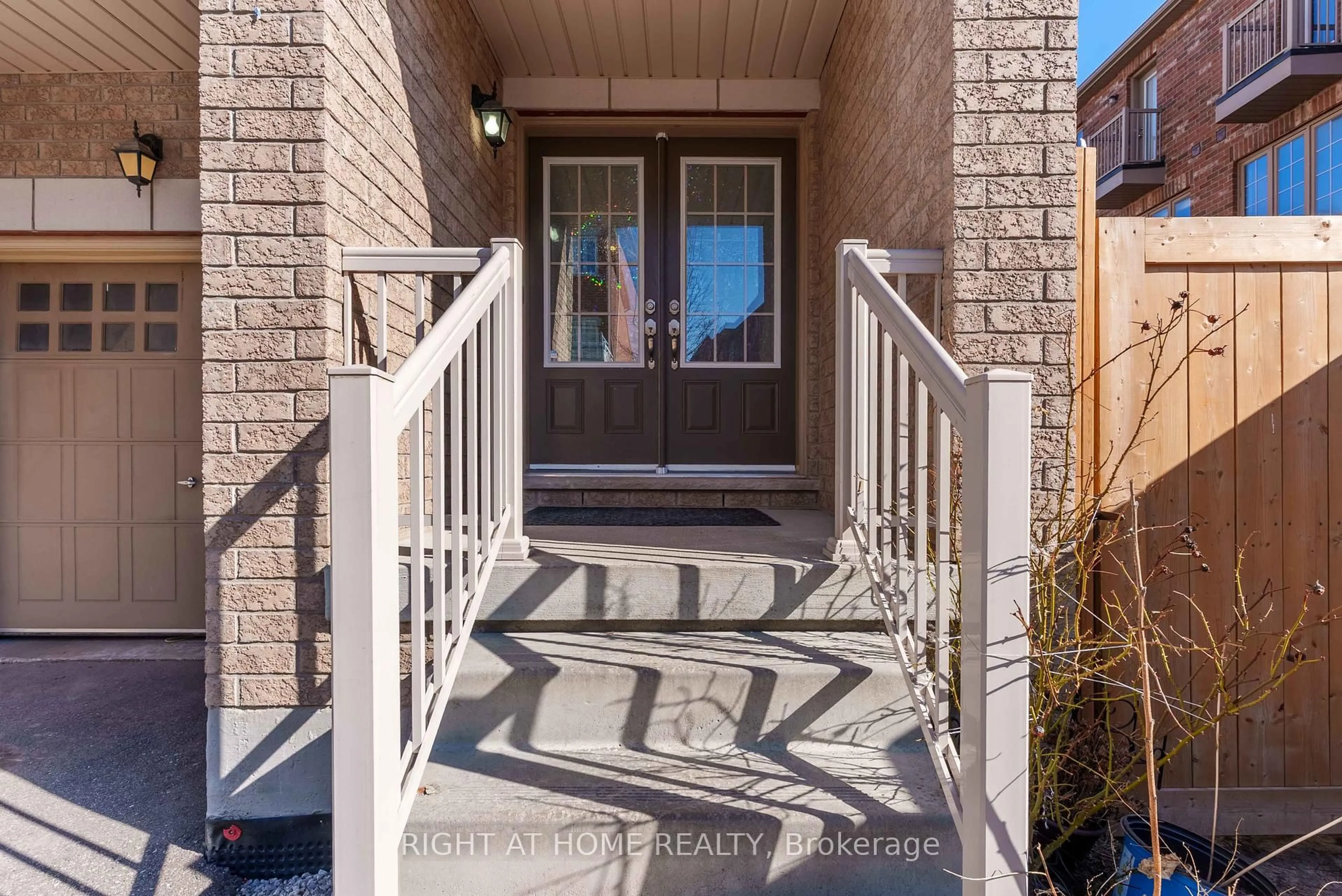 Indoor entryway for 3 Rabbit Run Way, Brampton Ontario L6Z 0J2