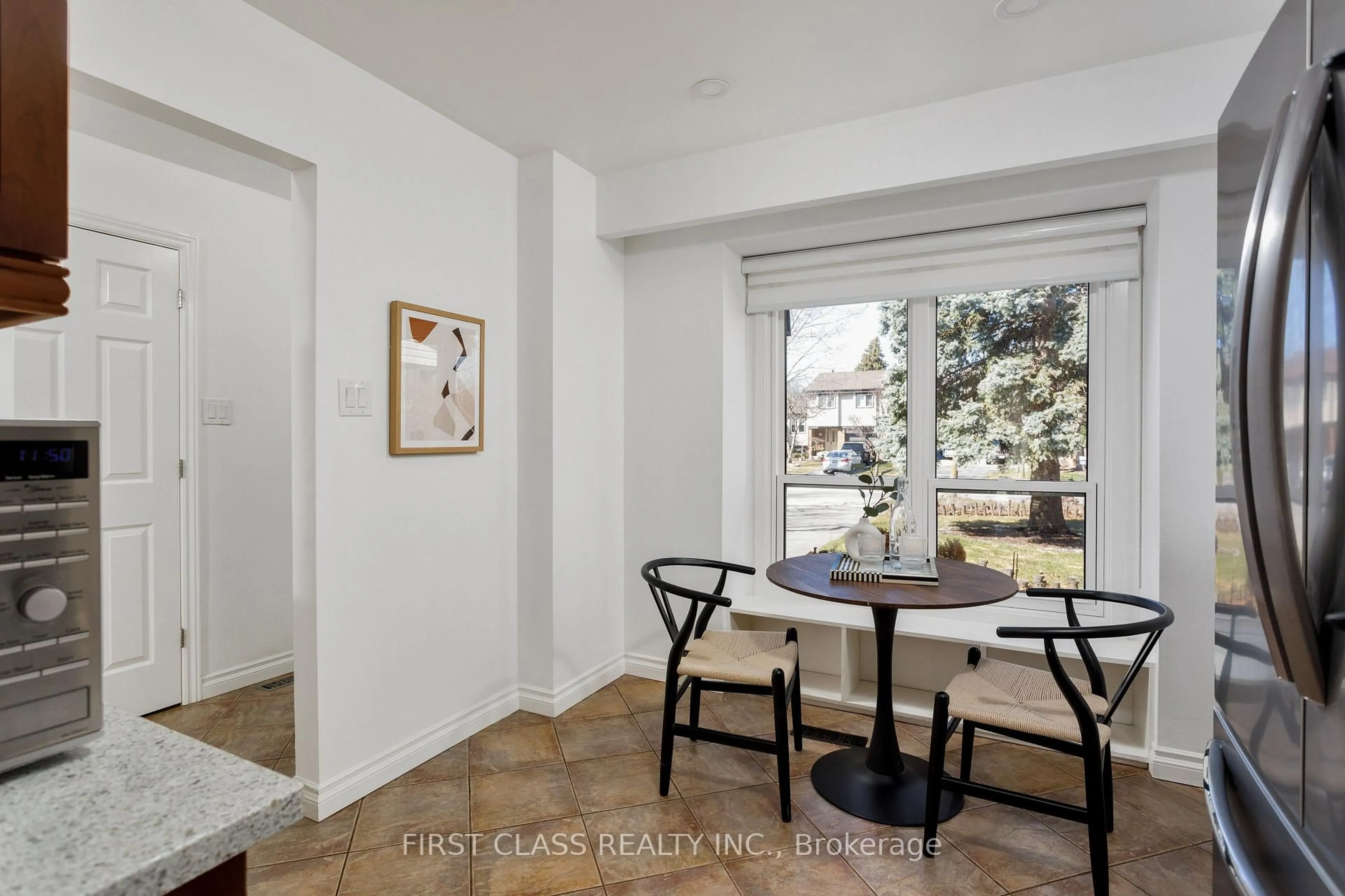 Dining room, unknown for 4240 TAFFEY Cres, Mississauga Ontario L5L 2J2