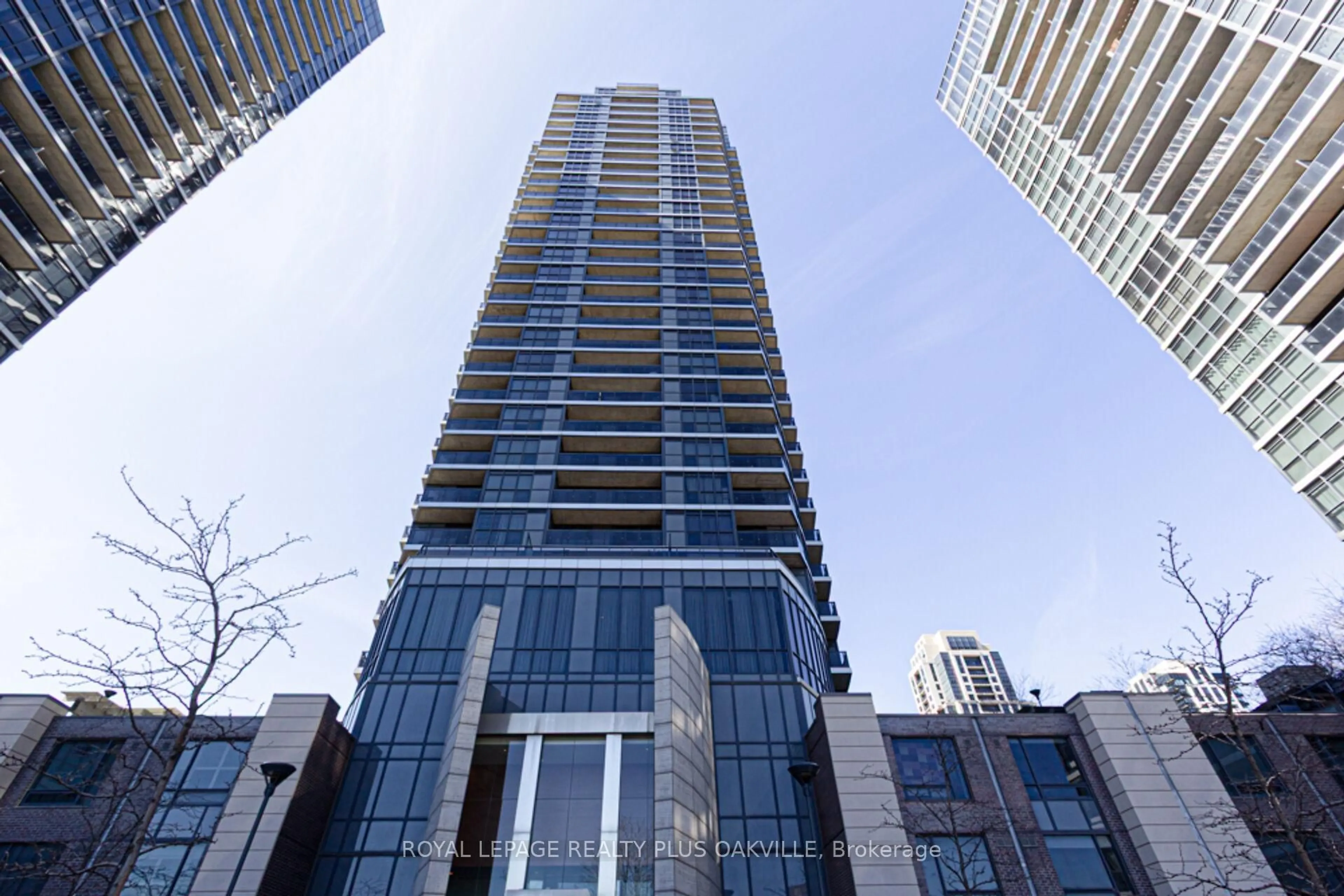 A pic from outside/outdoor area/front of a property/back of a property/a pic from drone, building for 5 Valhalla Inn Rd #510, Toronto Ontario M9B 0B1