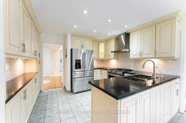 Additional property image - 1593 Lovelady Cres
