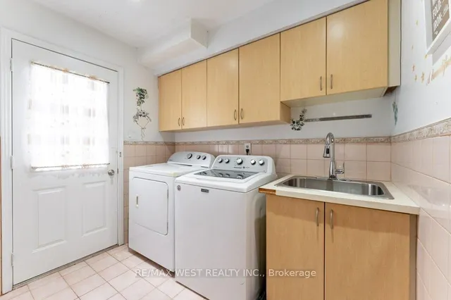 Additional property image - 1593 Lovelady Cres