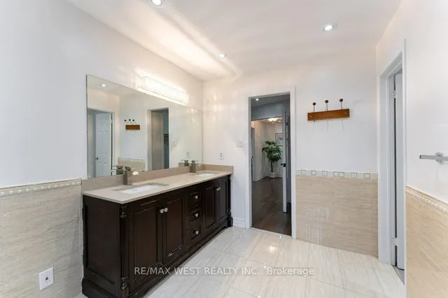 Additional property image - 1593 Lovelady Cres
