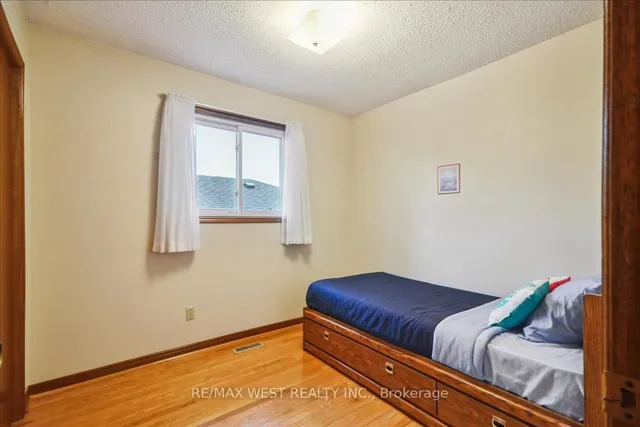 Additional property image - 3135 Fairfox Cres